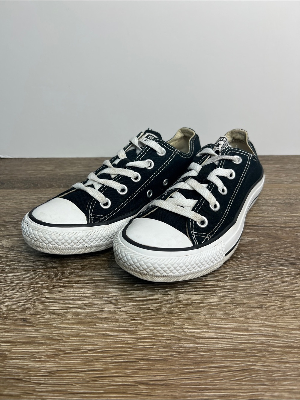 Converse Chuck Taylor All Star Low Top Sneakers Black Mens 3.5  Women’s 5.5